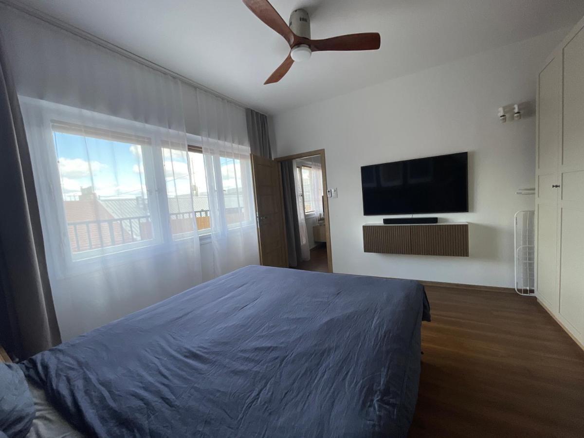 Andel Apartment With Terrace Prague Luaran gambar